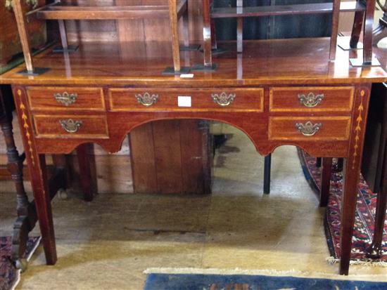 Edwardian, George III style, inlaid mahogany dressing table